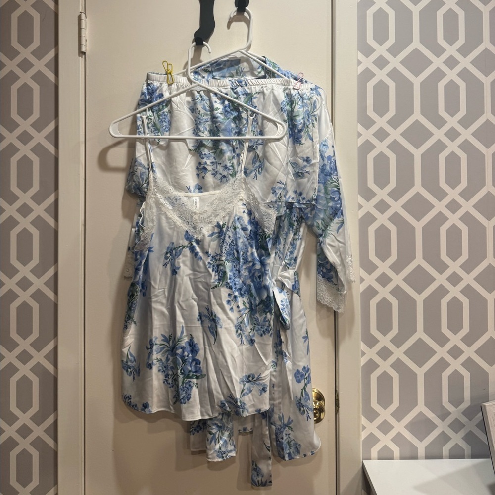 Flora Nikrooz Blue Floral Pajama Set